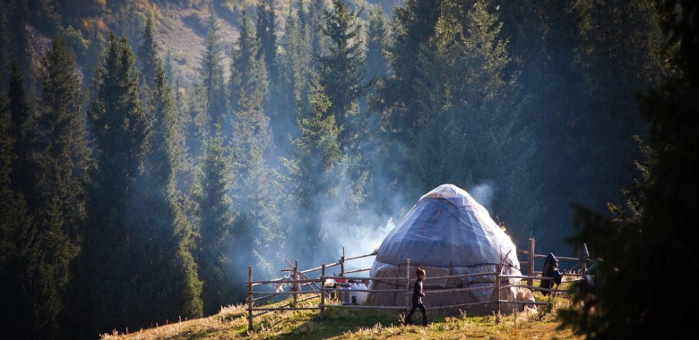 View of the yurt camp in the Chon Aksuu gorge | Travel Land