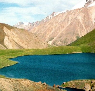 Lake Teshik Kul in Kyrgyzstan | Travel Land